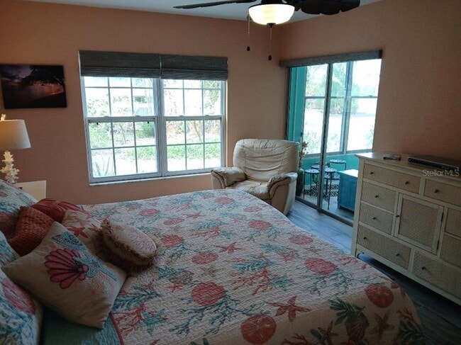 Building Photo - 10350 Imperial Point Dr W