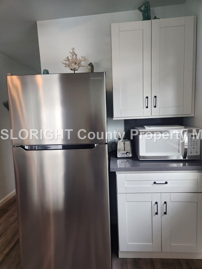 Building Photo - AVAILABLE OCTOBER- Updated Beachside Home in Pismo Beach - 1 Bed / 1 Bath