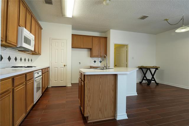 Building Photo - 2032 Fox Glen Dr