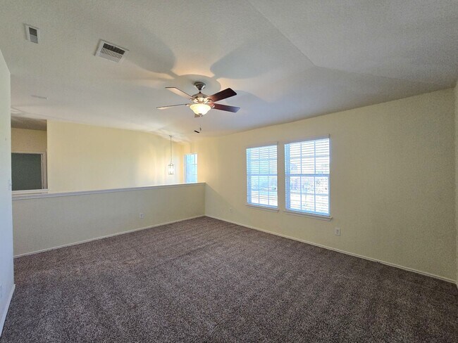 Building Photo - 2405 S Clear Creek Rd