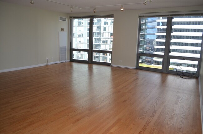 Building Photo - 440 N Wabash Ave