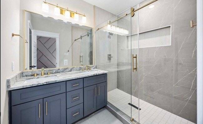 Building Photo - 4624 Mayflower St