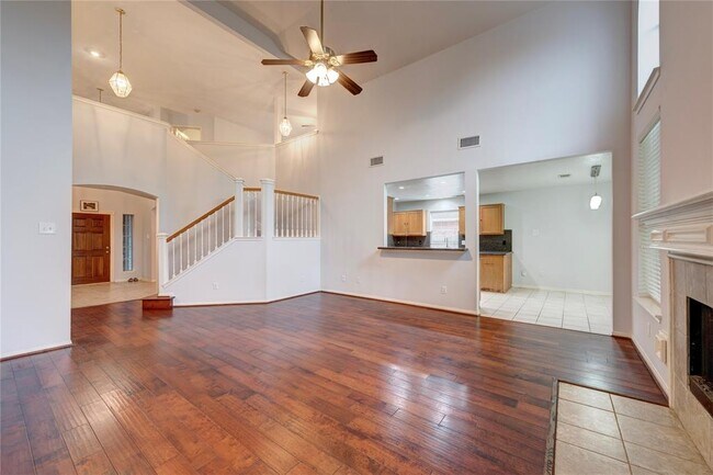 Building Photo - 2306 Millerton Ln