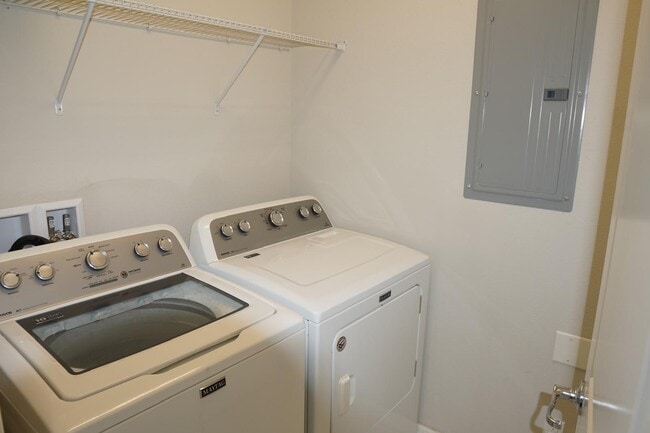 Building Photo - 5151 Caspian St