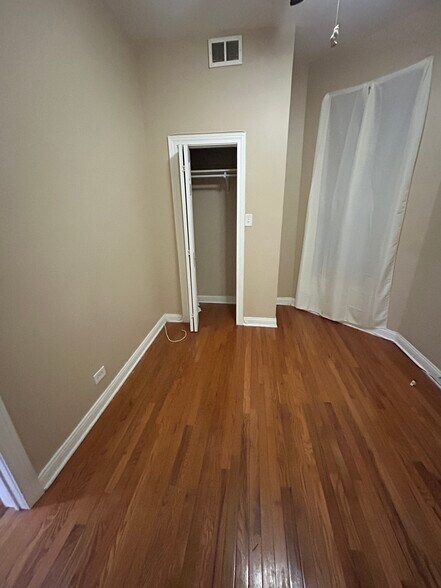 1st bedroom - 6630 S Ingleside Ave