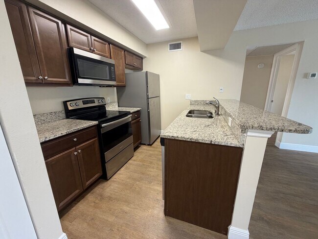 Building Photo - 5321 Summerlin Woods Dr