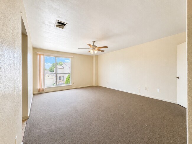 Building Photo - 12504 Autumn Leaf Ln