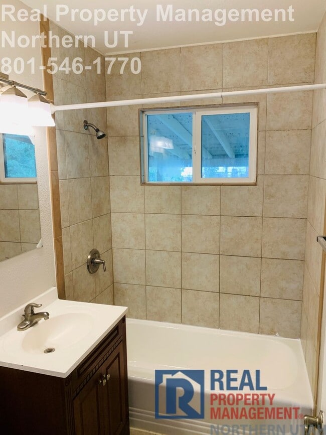 Building Photo - 3 Bed 1 Bath Ogden Home