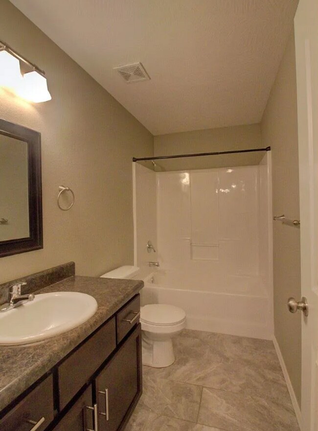 Building Photo - Willard School District - 3 bedroom home with a fenced in yard