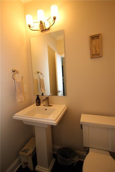 Building Photo - 102 Chapel Harbor Dr