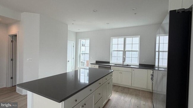 Building Photo - 2106 Henson Norris St