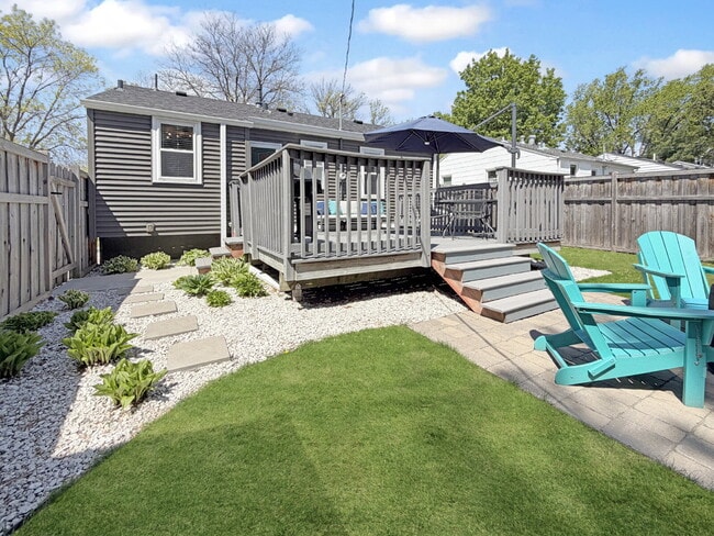 Building Photo - Gorgeous 3-Bed/2 Bath in the Heart of Saint Louis Park - Dogs Welcome!