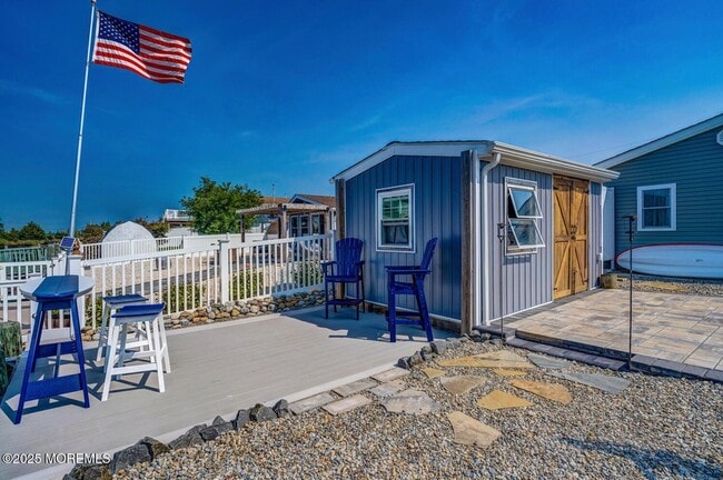 Building Photo - 28 S Los Angeles Dr