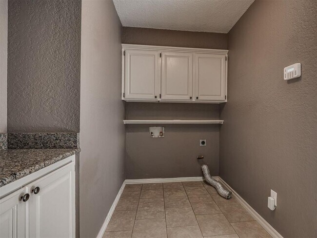 Building Photo - 2601 Ricks Trail