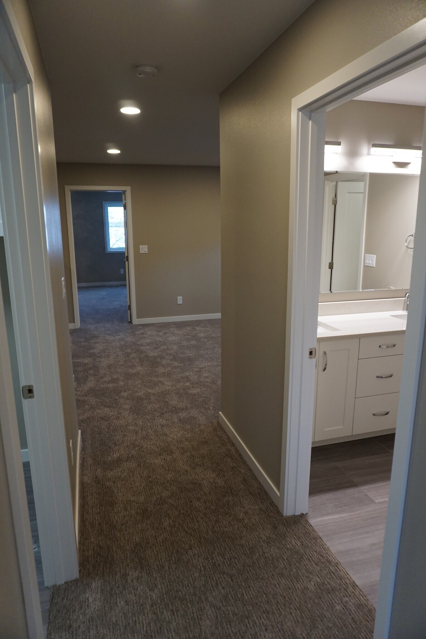 Looking to guest bath - 3811 Stacy Dr