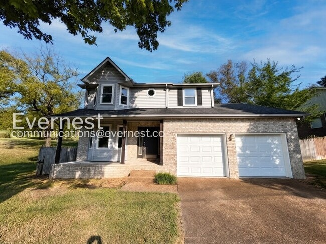 Building Photo - 608 Doral Pointe