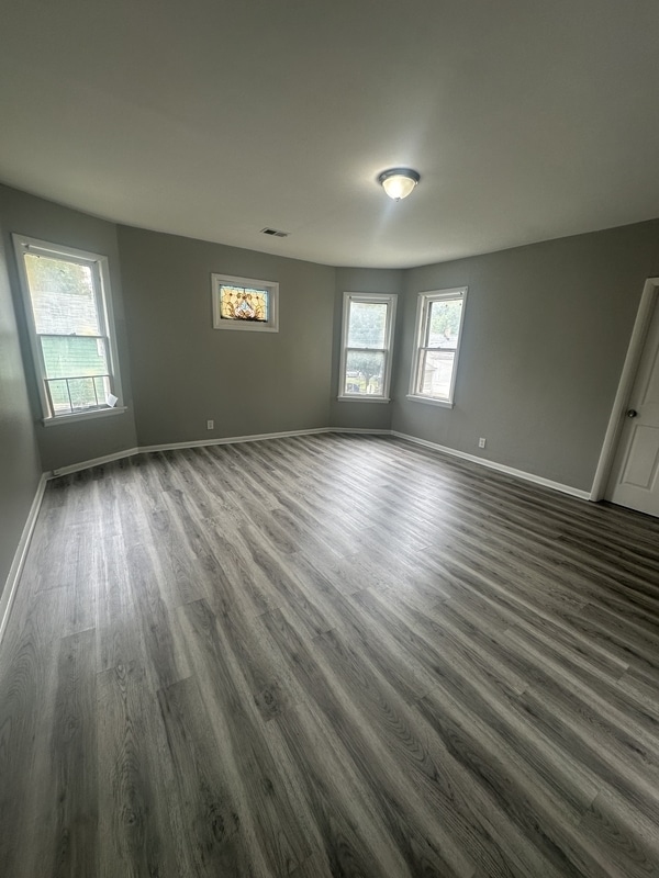 Building Photo - 3295 W 54th St