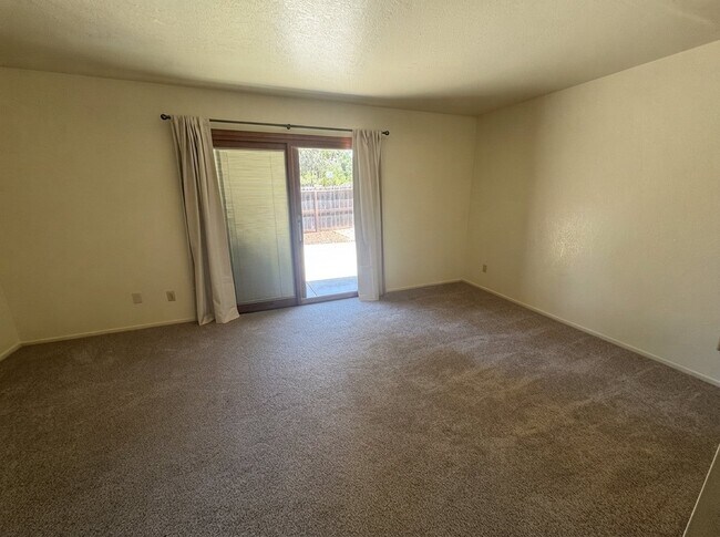 Building Photo - 398 Corrida Dr