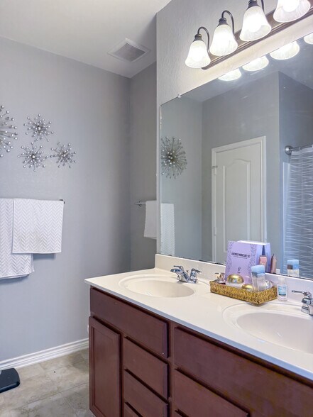 Building Photo - 4526 Stetson Run