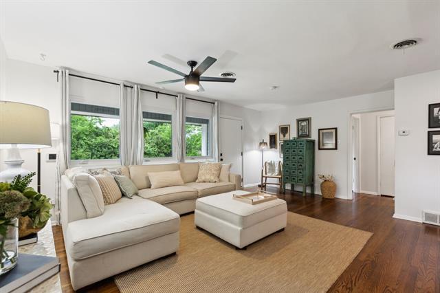 Building Photo - 3049 Rotan Ln
