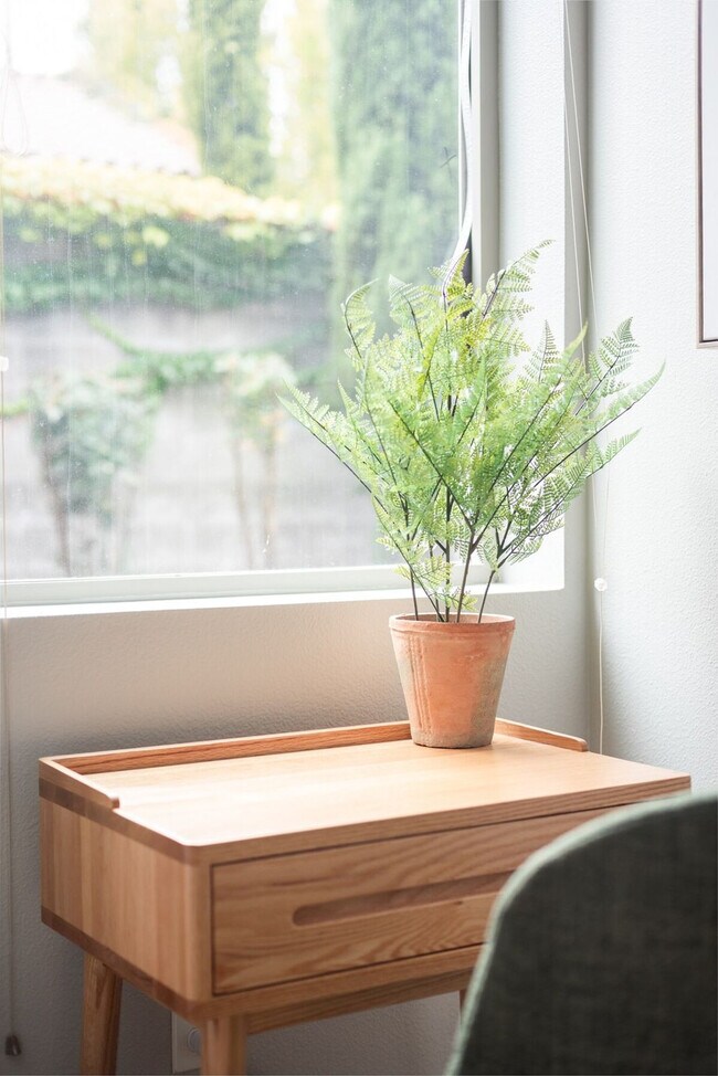 Building Photo - 1607 NW Davis St