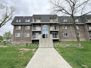 Building Photo - 831 Mcintosh Ct