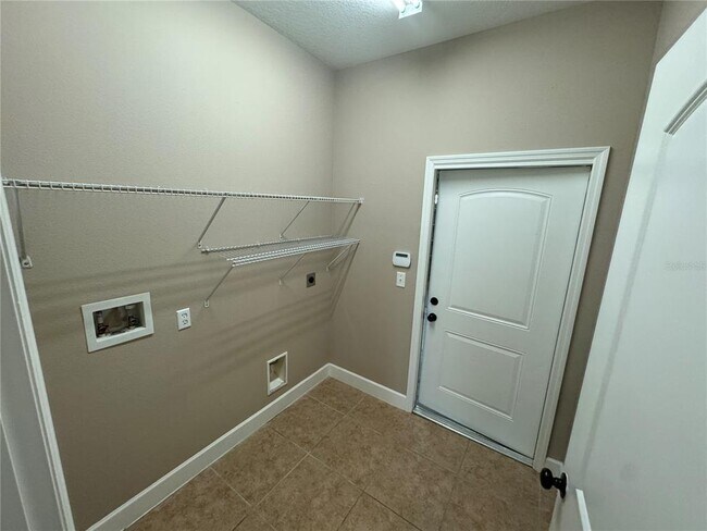 Building Photo - 33844 Emerald Pond Loop