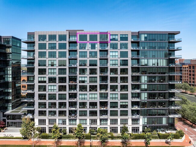 Building Photo - 250 W Spring St