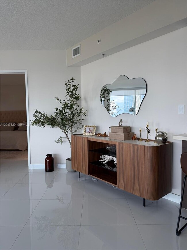 Building Photo - 200 Sunny Isles Blvd