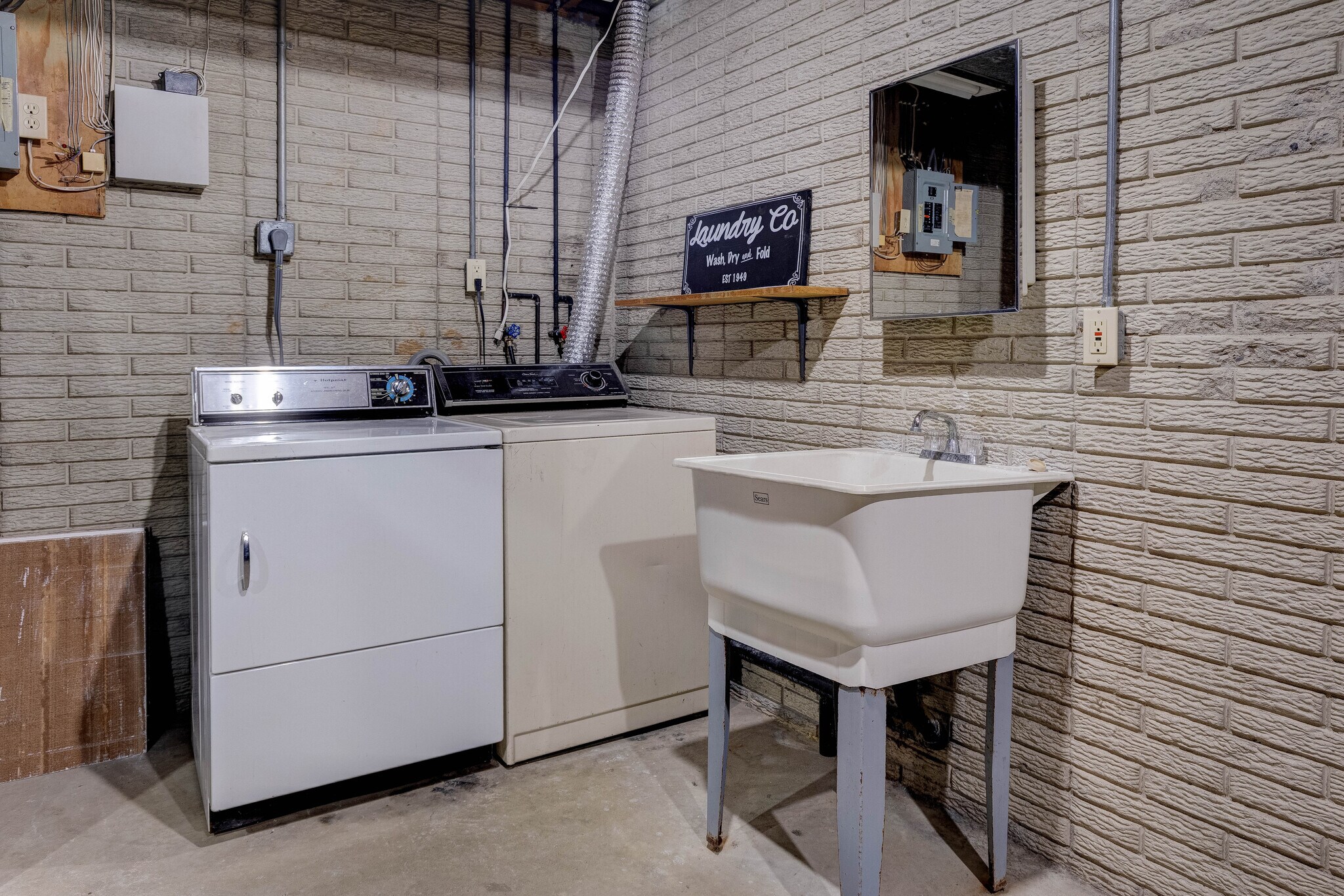 Building Photo - 6524 Blossomwood Cir NE