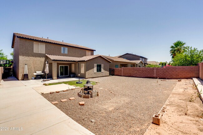 Building Photo - 40893 W Bedford Dr
