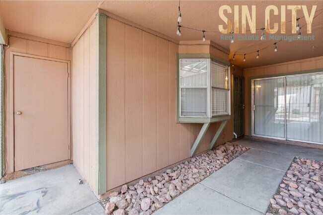 Building Photo - 405 N Lamb Blvd