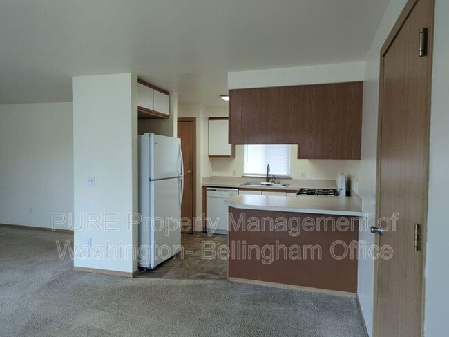 Building Photo - 413 Rowland Rd