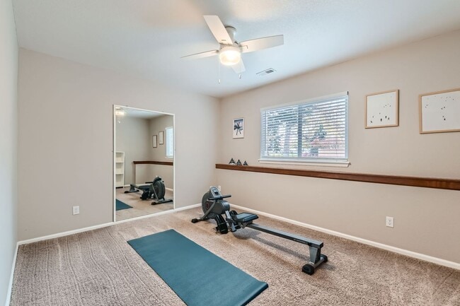 Building Photo - Stunning 4 BDR Fully Furnished Home in Broomfield