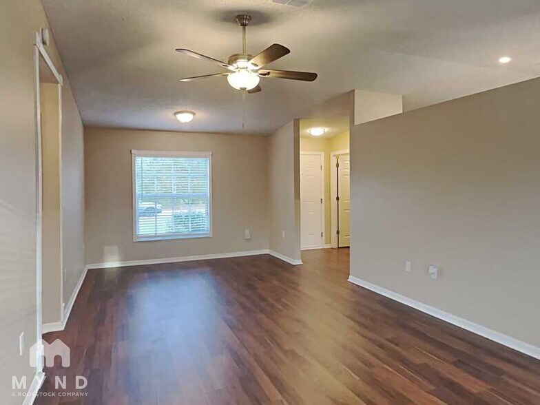 Building Photo - 3291 Rocky Ave