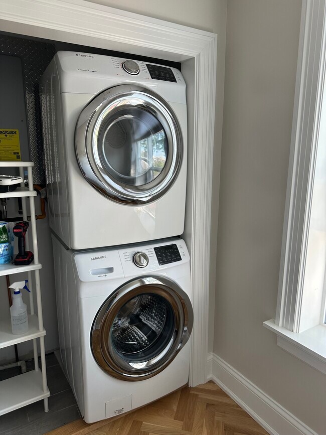 Building Photo - 2030 W Estes Ave