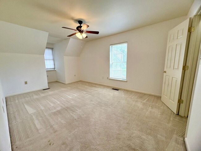 Building Photo - 2 Bedroom 2.5 Bathroom Townhome in Mechani...