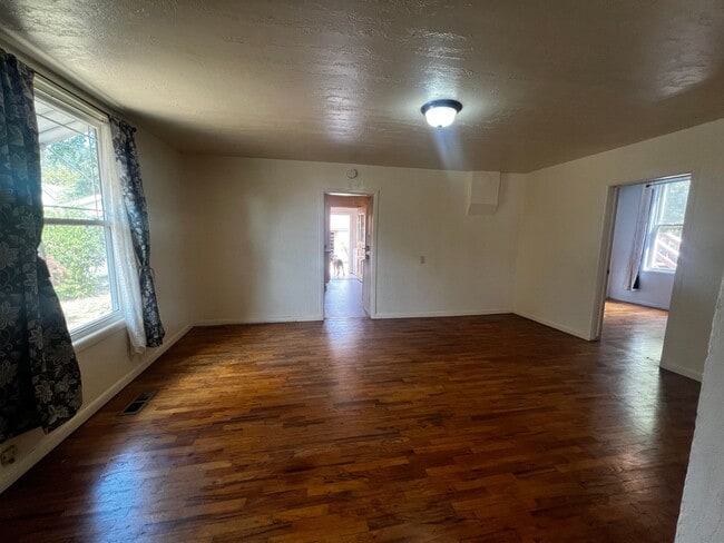 Building Photo - 3-Bedroom 2-bathroom house in Cottage Grove