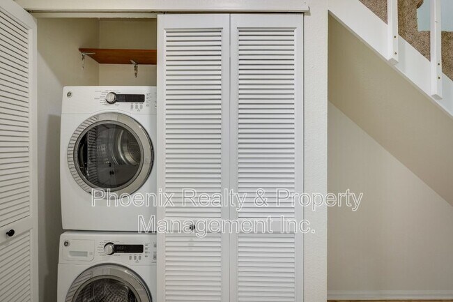 Building Photo - 1237 Elder Ave