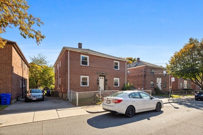 Building Photo - 19 Beechcroft St