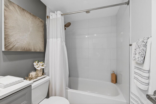 Building Photo - 292 Piedmont G