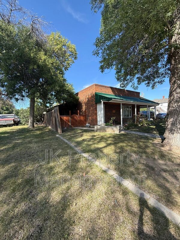 Building Photo - 1927 7th Ave N