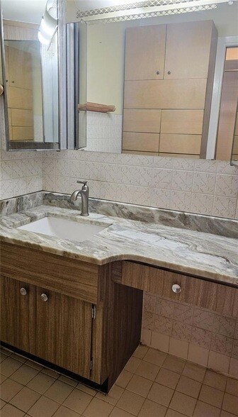 Building Photo - 4358 Tahitian Gardens Cir