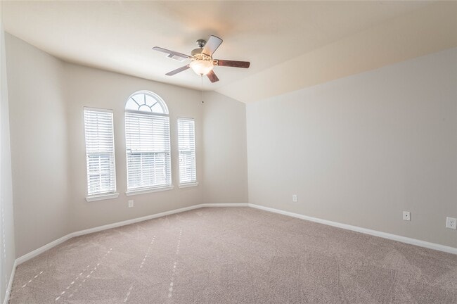 Building Photo - 24726 Colonial Elm Dr