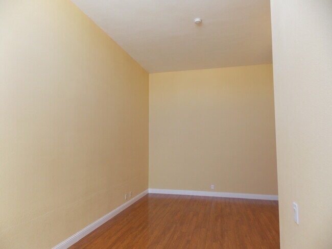 Building Photo - 524 Shorebird Cir