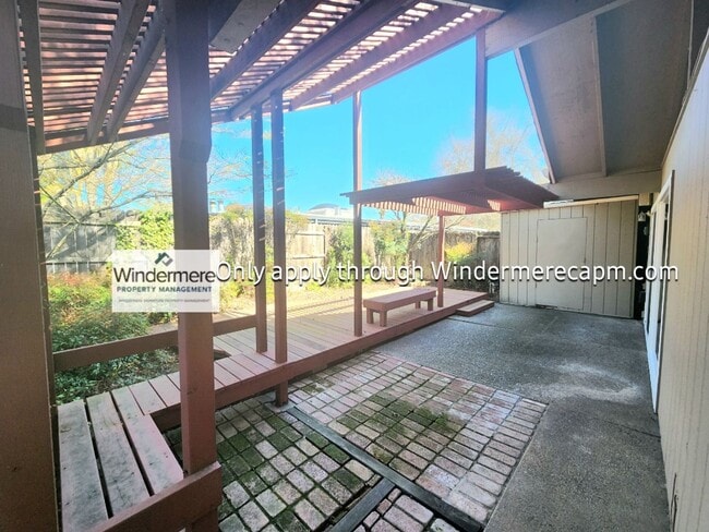 Building Photo - Halfplex Gem at River College Square- Available Now!