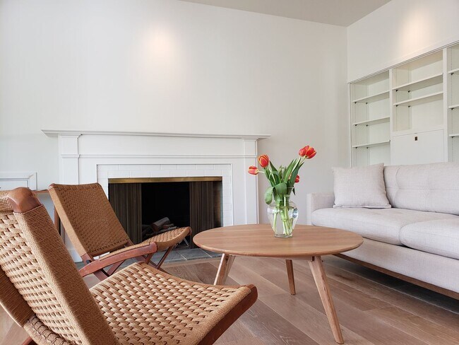 Building Photo - Hatton Fields Retreat with Guest Suite and...
