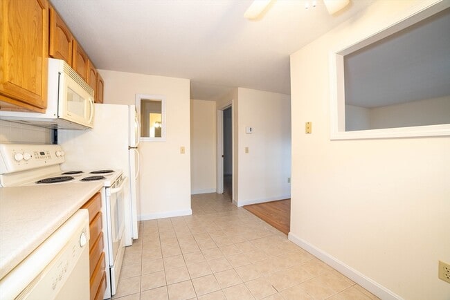 Building Photo - 13 Summer St