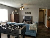 Building Photo - 213/215 Wintergreen Drive