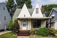 Building Photo - 340 E 197th St